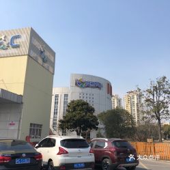 松江区青少年活动中心停车场