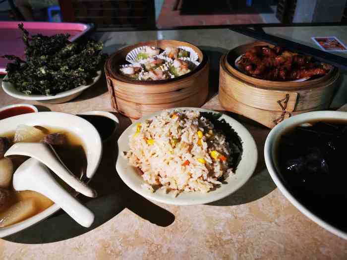 南台岩美食广场-"#山顶美食小广场# 位处清源山山顶,建议.