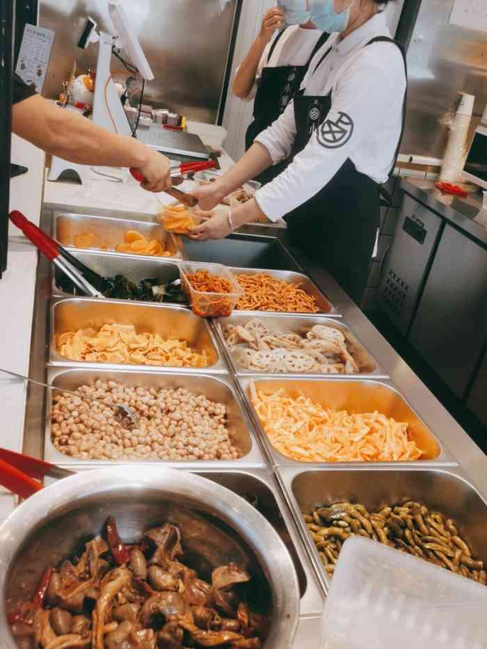 卤小铺·热卤世家(虎门龙眼店)-"每次下班经过这里都