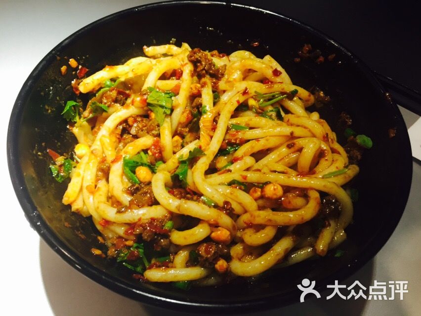 箜馥食堂·新疆特色炒米粉牛肉拌米粉图片 第4张
