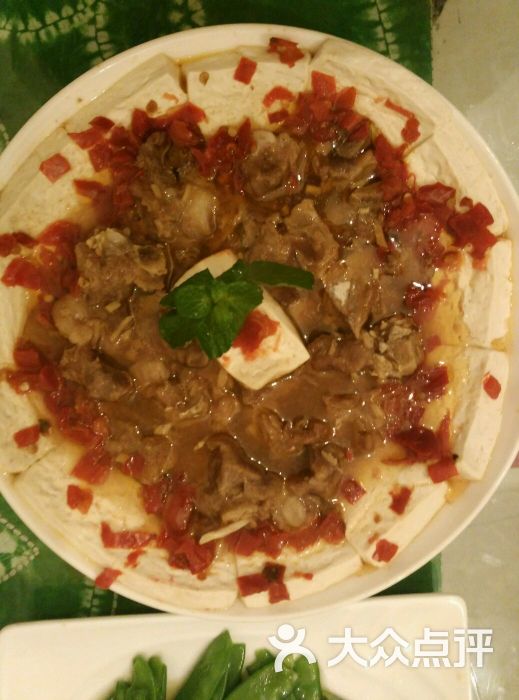 广东饭馆:香菇滑鸡饭一般,秘制牛腩饭不错.大理