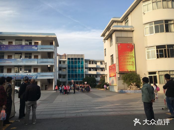 通江实验小学图片