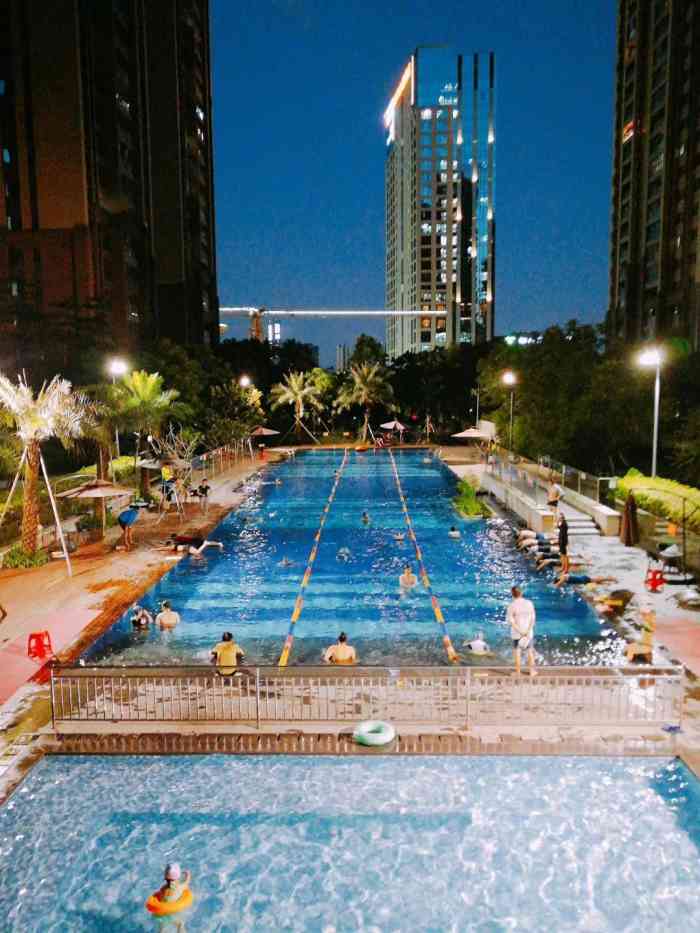 煌越体育大冲城市花园游泳池
