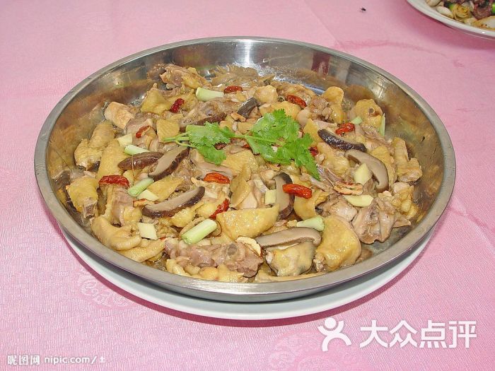 铜盘蒸鸡