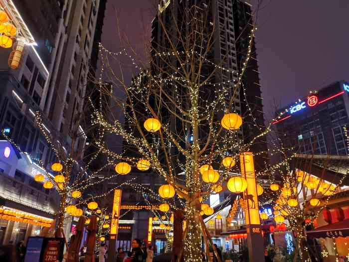 长嘉汇购物公园-"一直还蛮喜欢这个商场的人流量不算.