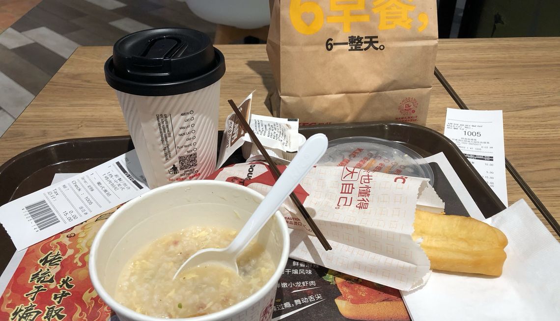我一进店里一个人也没有[擦汗],也没有看到店员