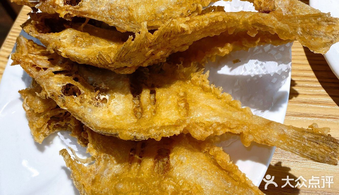 想吃炸偏口鱼,红油里脊,于是搜了这家东北菜店
