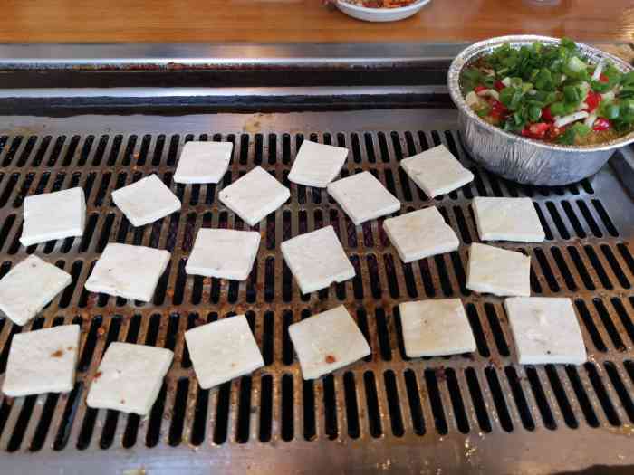 三块田贵州小豆腐烧烤(五大花园店)