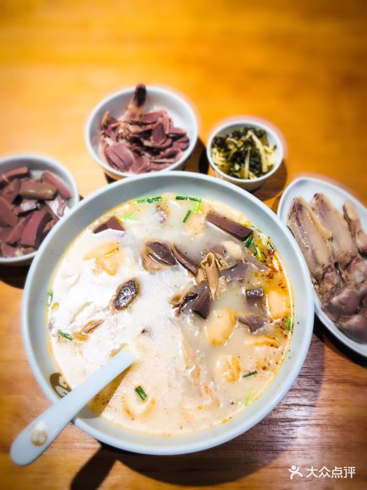 妯娌老鸭粉丝汤(山东中路店)招牌老鸭粉丝汤图片