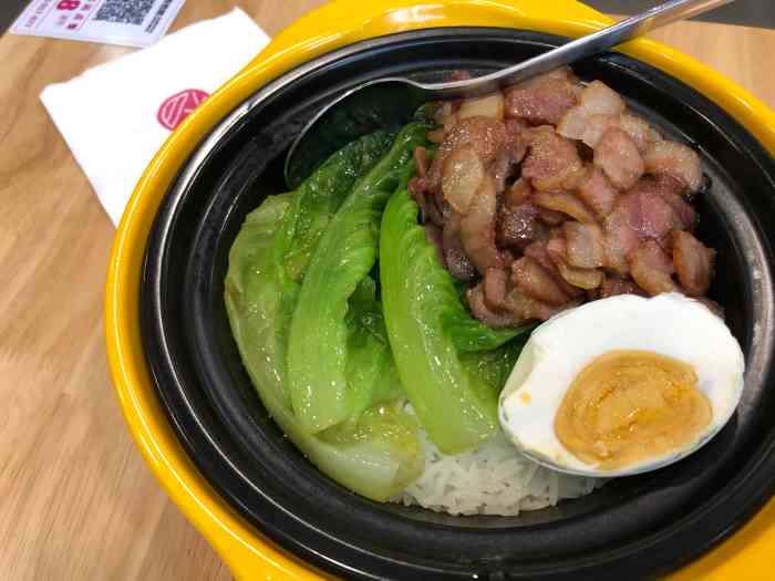 香他她煲仔饭-"我是在这边办事,看到一个吃煲仔饭的,.