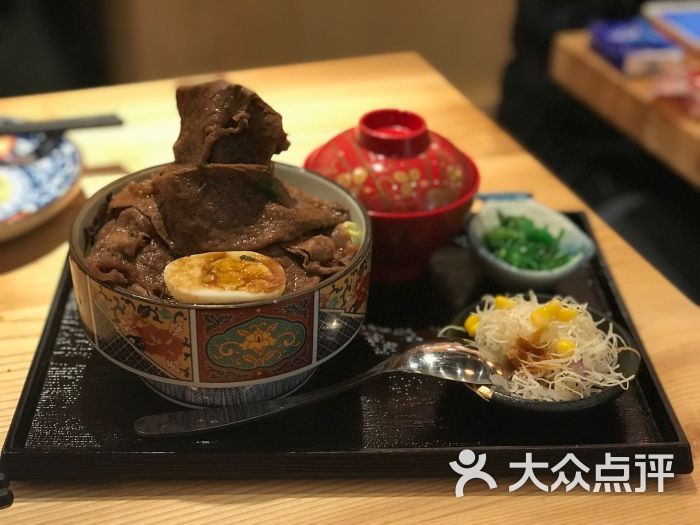 格斗肉搏烧和牛丼