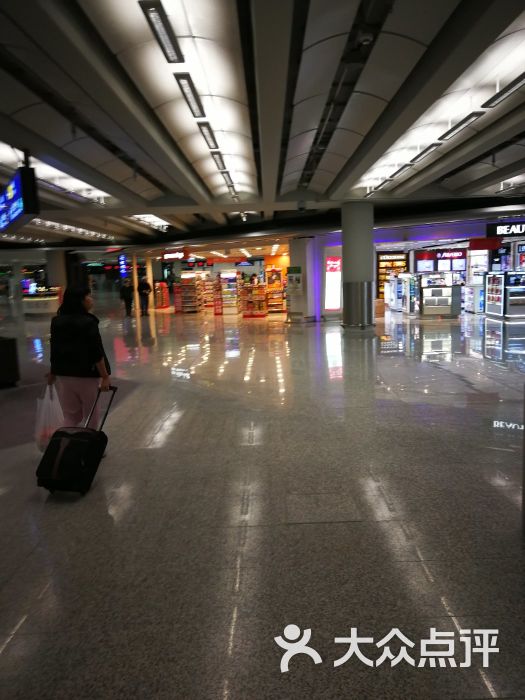 万宁:一听大陆口语态度就变得极差,非.香港购物