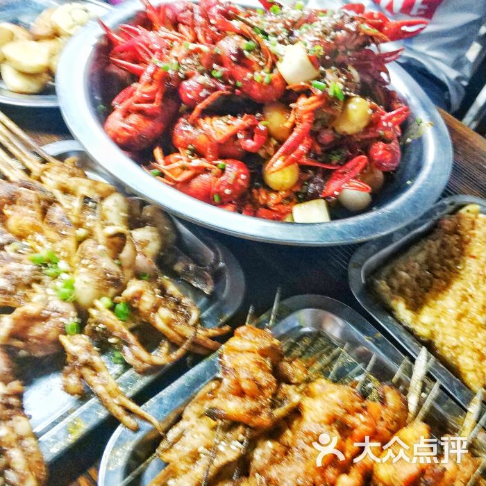 小民大排档油焖大虾图片 - 第1张