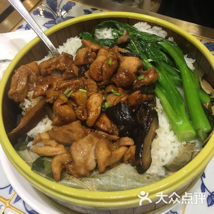 香菇滑鸡笼仔饭