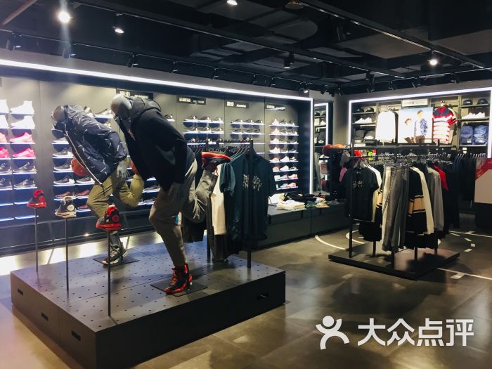 李宁店内环境图片 - 第2张