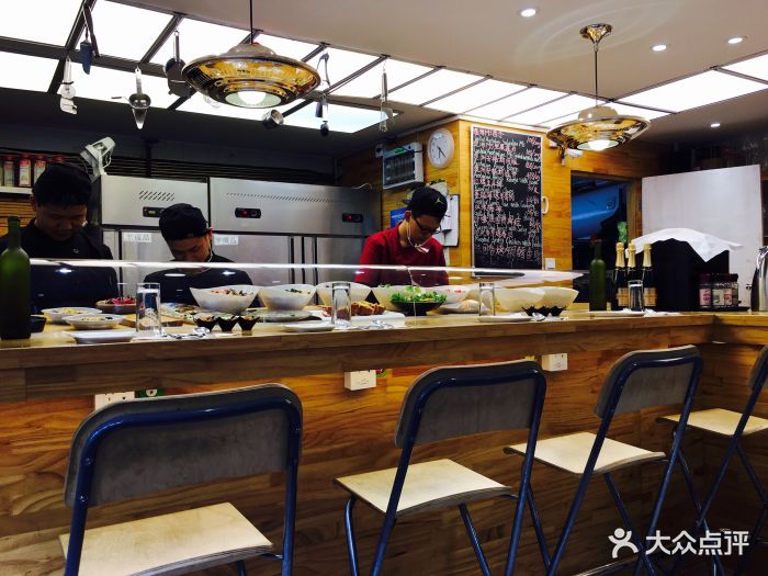 舌欲·轻食酒馆tapasbar(大世界商业广场店)厨房图片 第2张