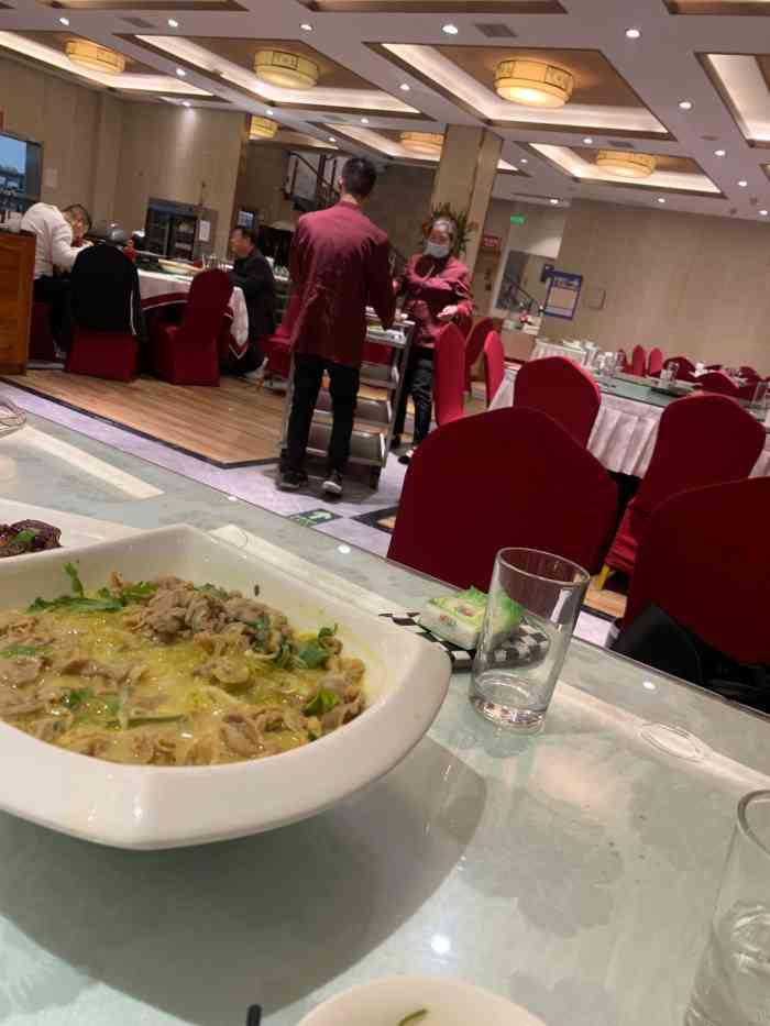 味美思酒楼(城东路店"天太热了因为离家近,家里人周末来到了这家.