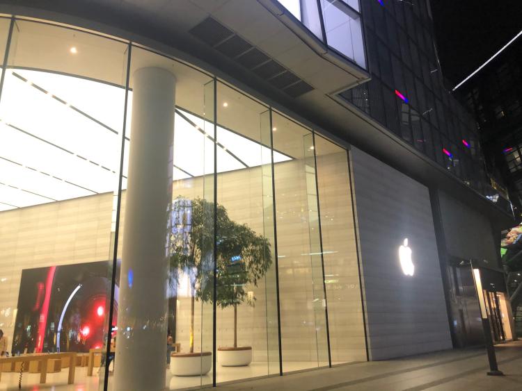 applestore苹果零售店(恒隆广场店)-"这家店超级大的.