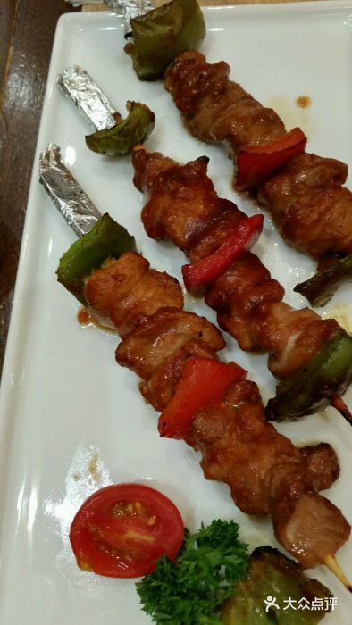 果木香烤猪颈肉串