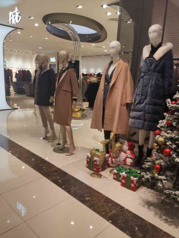 artis(武汉群光广场店)-"[年终探店]:[调皮]服装品牌