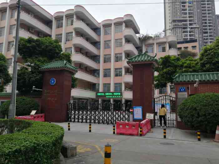 广州市真光中学汾水校区高中部-"学校就在家旁边,这里