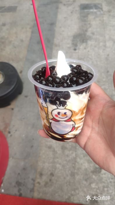 蜜雪冰城新鲜冰淇淋·茶饮(万达店)黑糖珍珠大圣代图片