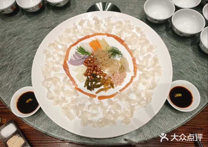猪肉婆私房菜(容桂总店)风生水起鱼生图片