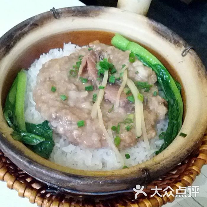 肥仔文澳门猪骨煲咸鱼肉饼煲仔饭图片-北京粤菜馆