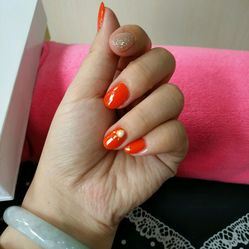 艾妮美甲店