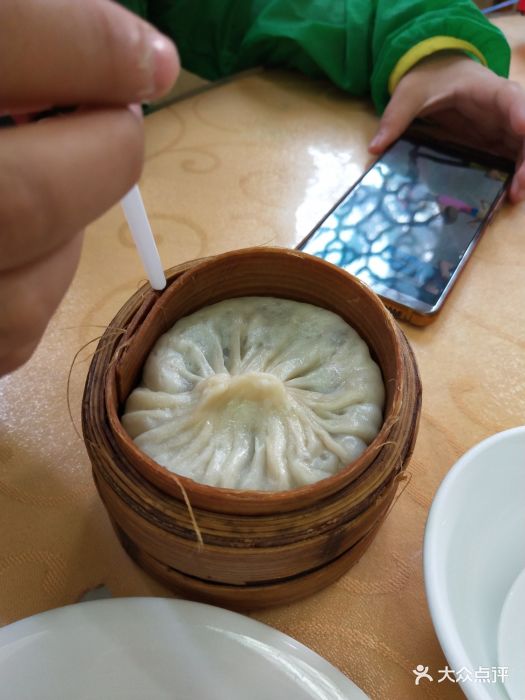 蟹粉汤包