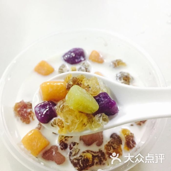 小归小牛奶桃胶芋圆糖水图片-北京甜品饮品-大众点评网