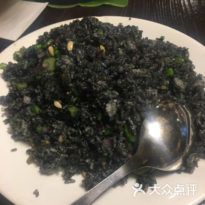 墨鱼汁炒饭