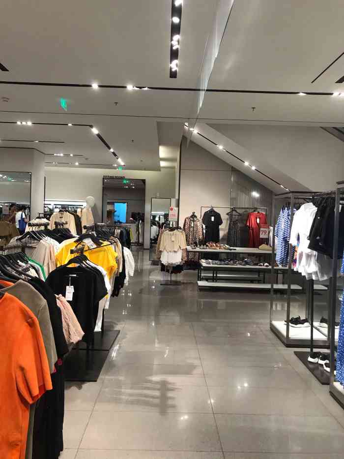 zara(淄博万象汇店"zara篇 去万象汇比逛的店铺之一 za.