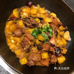 粗粮人家·东北菜(劲松店)的铁锅炖大公鸡好不好吃?