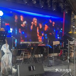 13:05:40增好探店一家另类酒吧华熙live新定居的pibuer(啤不二)川菜馆