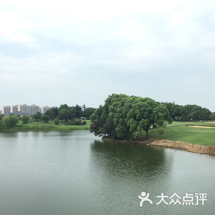 银涛高尔夫练习场