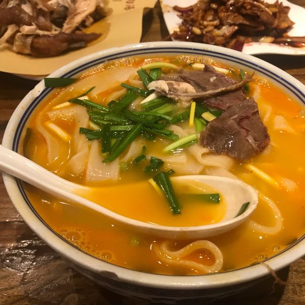 牛大碗牛肉汤烩面馆(关林店)