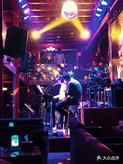 第一次去酒吧,后海酒吧众多,不知道哪家好.-坚