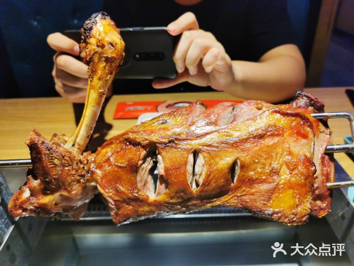 伯仲木屋烤羊腿(白塔堡店)吊炉羊腿图片