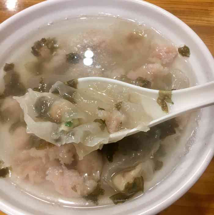 福鼎美食"天伦广场后面很多小吃店,这是其中一家,馄.