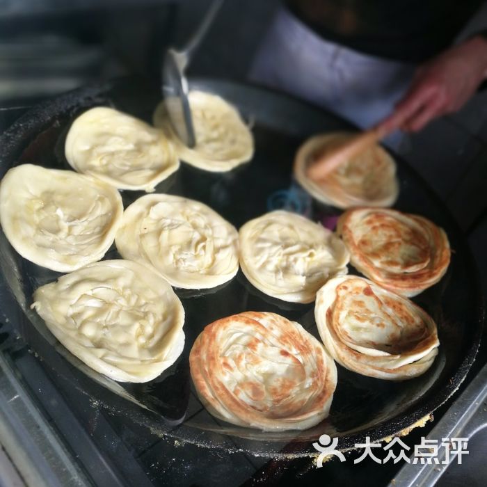 中街吊炉饼鸡蛋糕小吃部