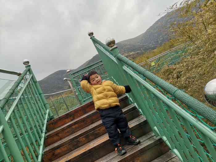 陶祖圣境竹尖玻璃栈道