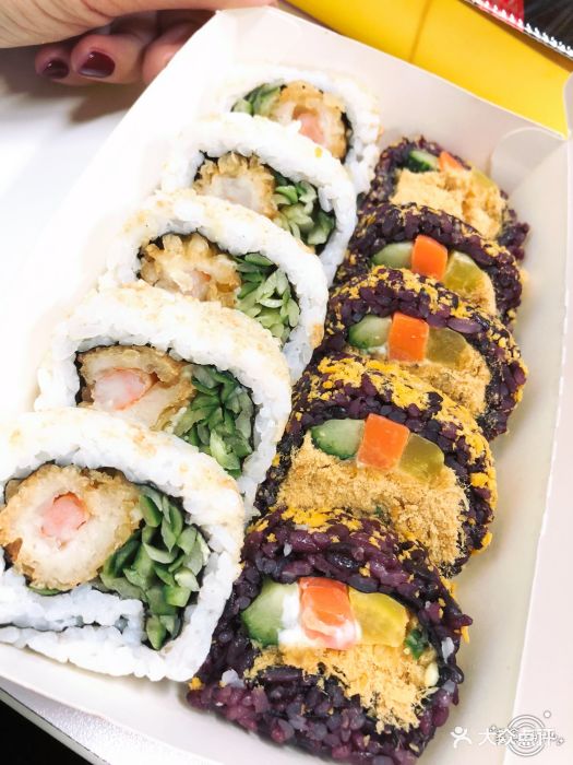 n多寿司(下马坊店)紫米蛋黄双拼图片