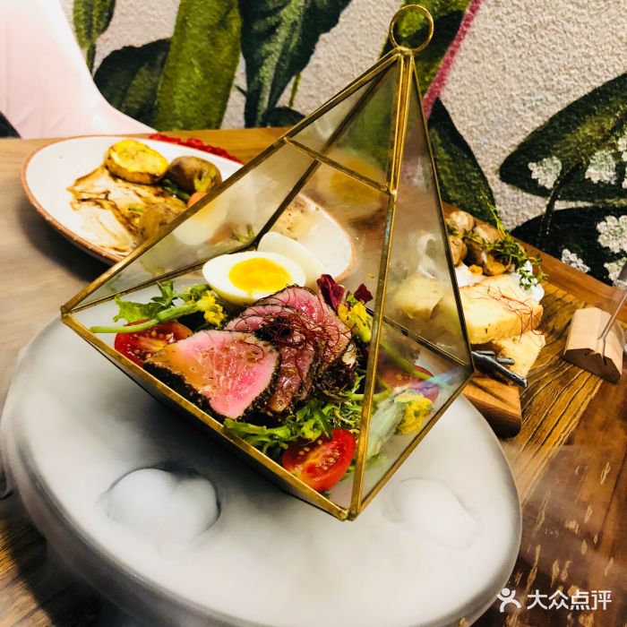 ins森林童话餐厅图片