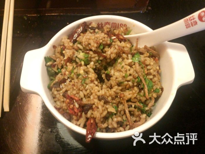 丝恋红汤丝娃娃(小河海纳店)香菜牛肉脆哨饭图片 第129张