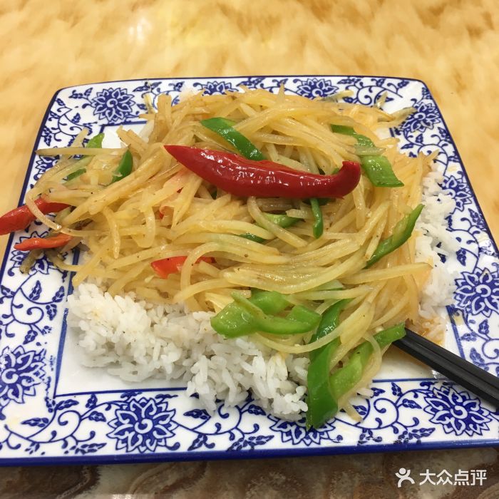 中华兰州拉面青椒土豆丝盖烧饭图片 - 第2张