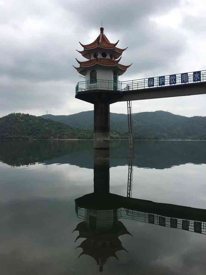 横河梅湖水库-"梅湖山里的梅湖水库,谁很干净,景色宜人,.