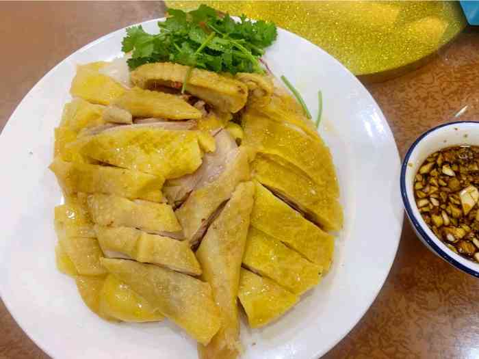 何记安铺鸡饭店"冲着湛江鸡去的,却有点失望,鸡肉好老,嚼.