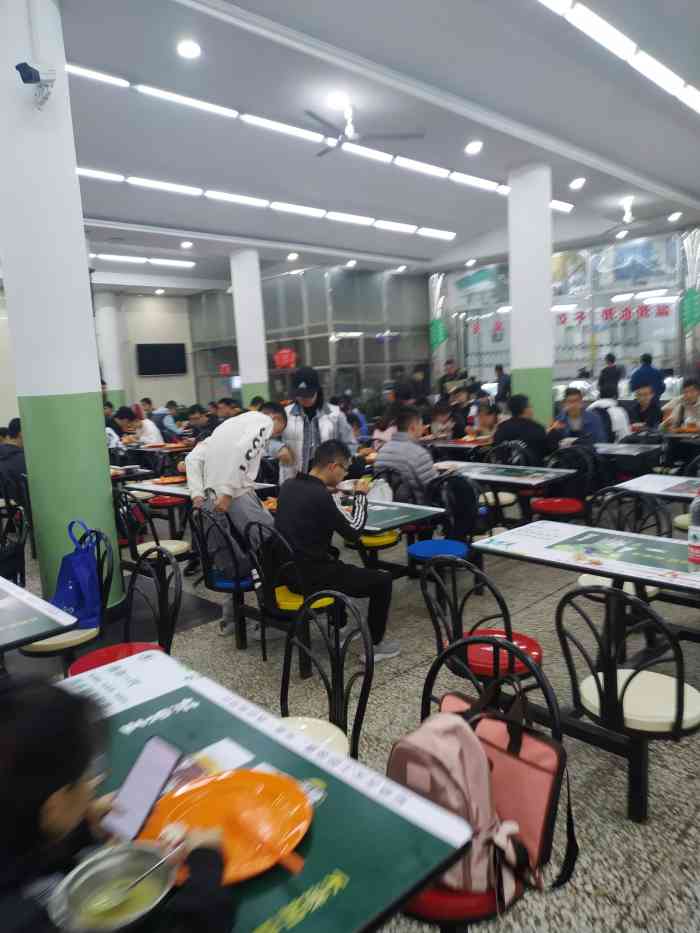 北京交通大学-学生1餐厅「烤鸭」北交食堂的烤鸭真的太好吃了 据.