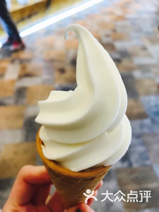 冰激凌甜筒